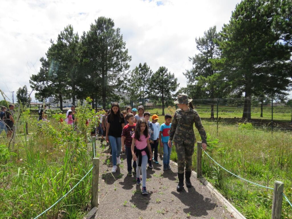 Alunos de escolas municipais visitam sede da Polícia Militar Ambiental de Lages