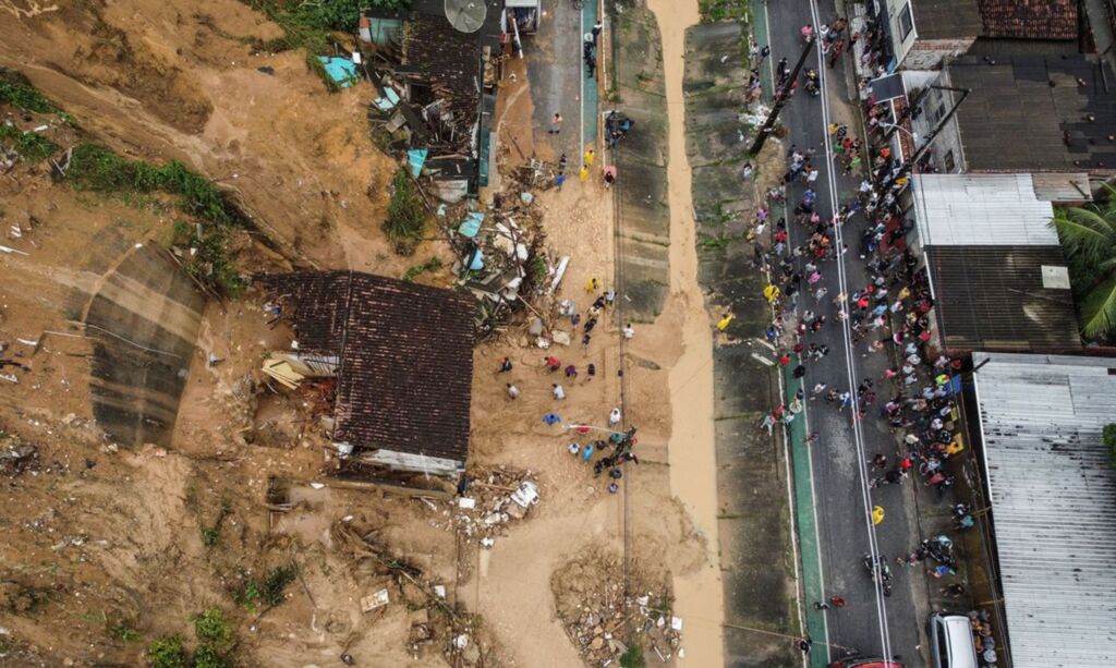 Aumenta para 44 o número de mortos na região metropolitana de Recife