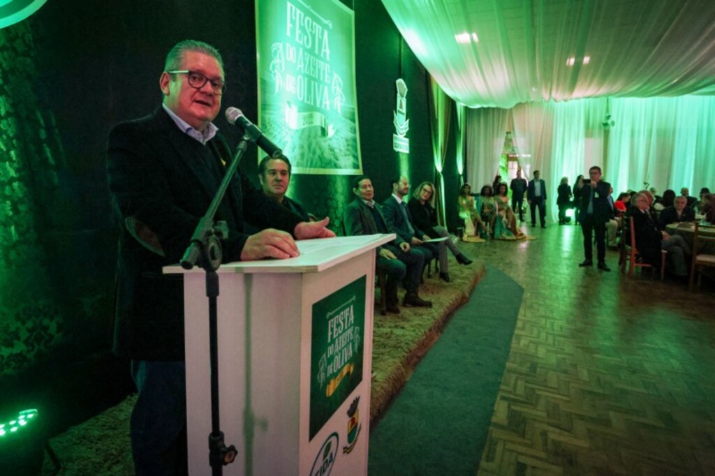 Hamilton Mourão e Ranolfo Vieira participam da Festa do Azeite de Oliva em Caçapava do Sul