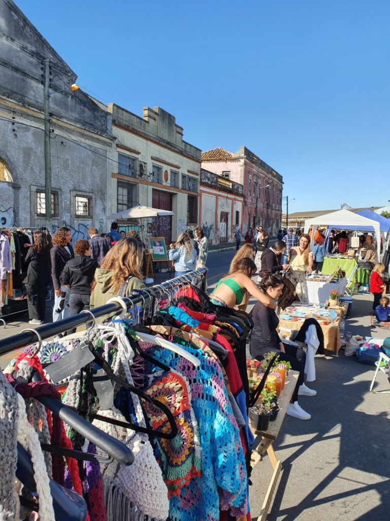 Sofá na Rua leva lazer e cultura pra zona do Porto