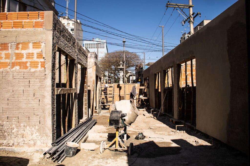 Obras da Rua do Doce têm sete meses de atraso