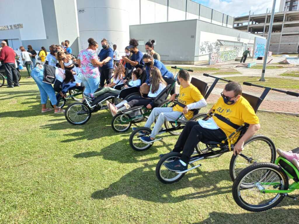 Passeio inclusivo mobiliza público em Pelotas