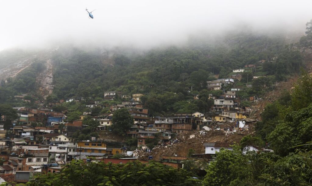 Temporais em Petrópolis causam cinco mortes
