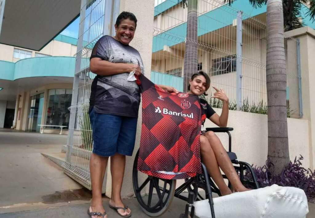 Mochileira precisa de ajuda para voltar a Pelotas