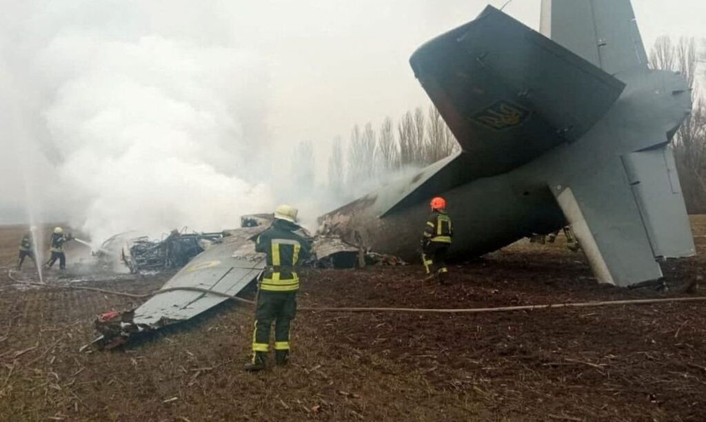 Embaixada do Brasil em Kiev anuncia trem para retirada de brasileiros