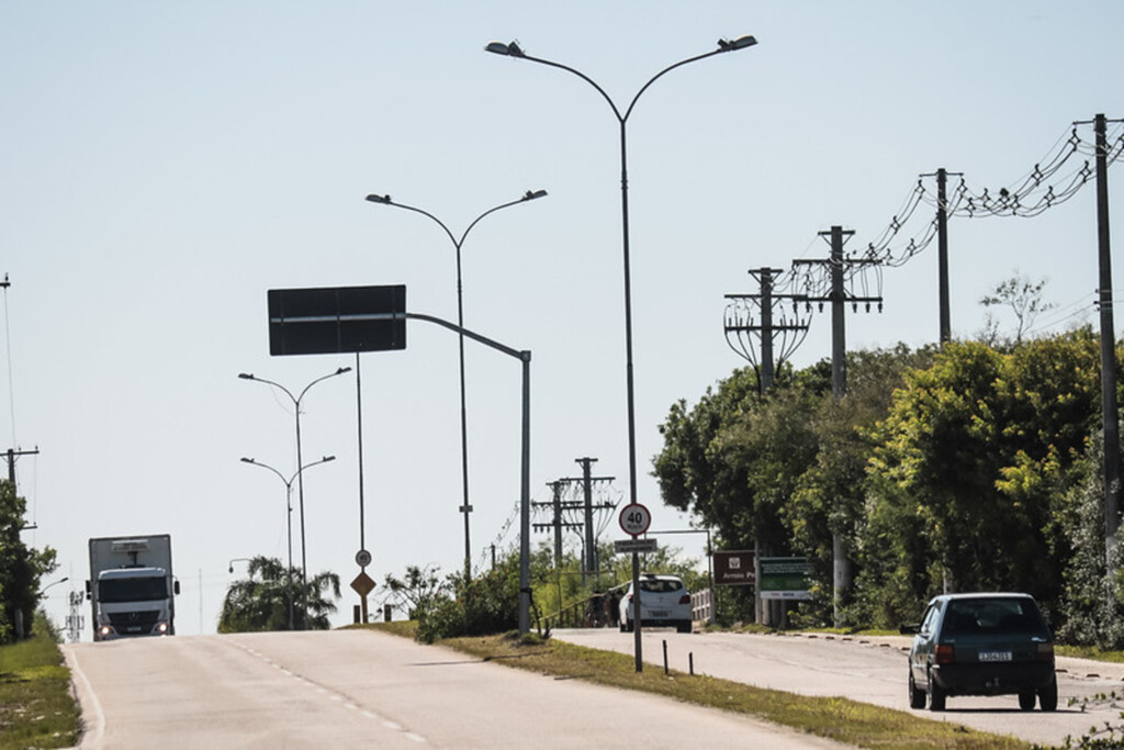 Rotatórias recebem iluminação em LED
