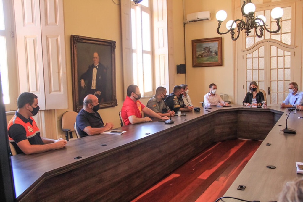 Pelotas discute medidas para conter o avanço da Covid-19