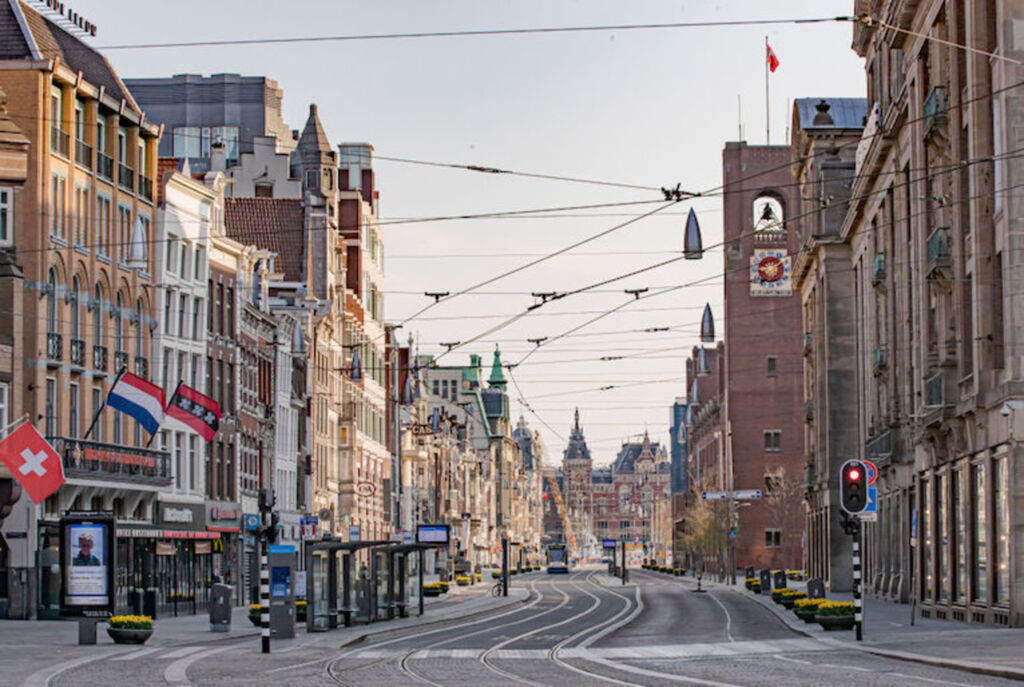 Holanda inicia lockdown contra variante do novo coronavírus