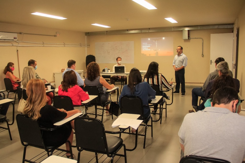 Projeto de contribuição da iluminação é apresentado a empresários