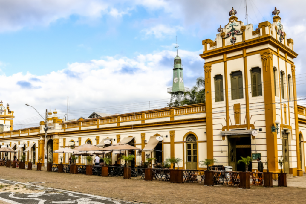 Quinze bancas do Mercado Central entram em licitação