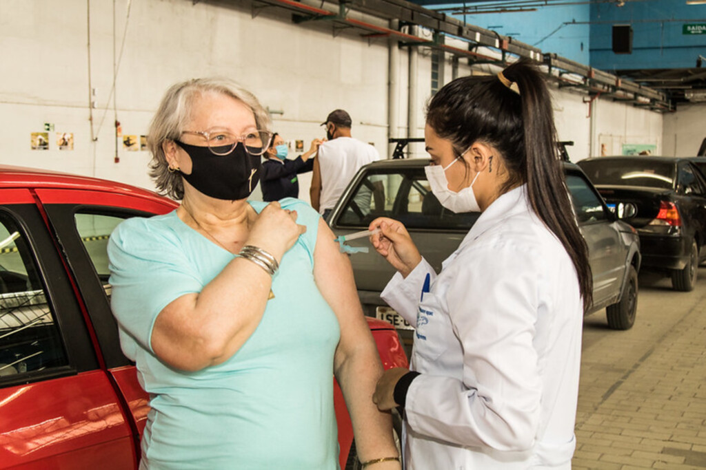 Pelotas anuncia ampliação de idade para terceira dose