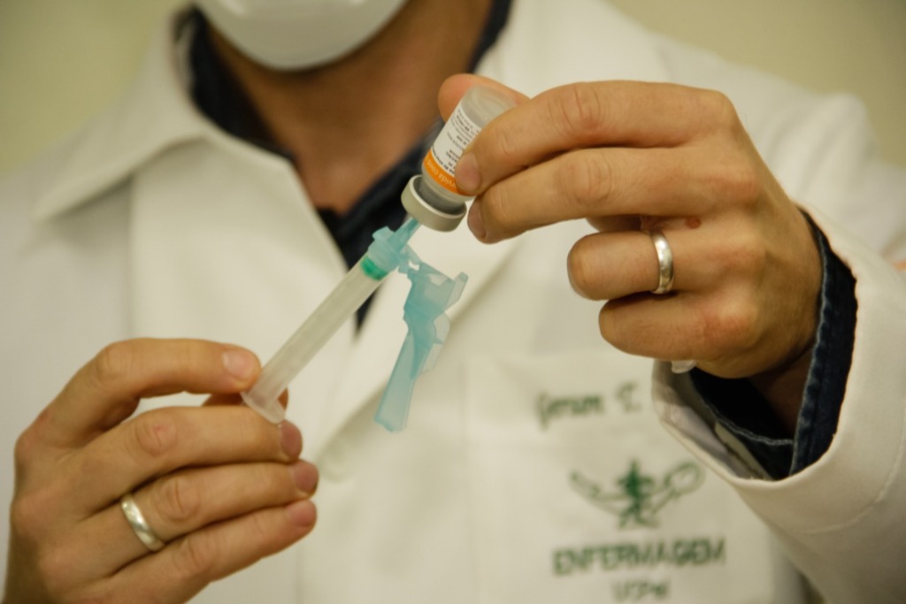 CoronaVac é segura para crianças e adolescentes, mostram resultados preliminares de estudo