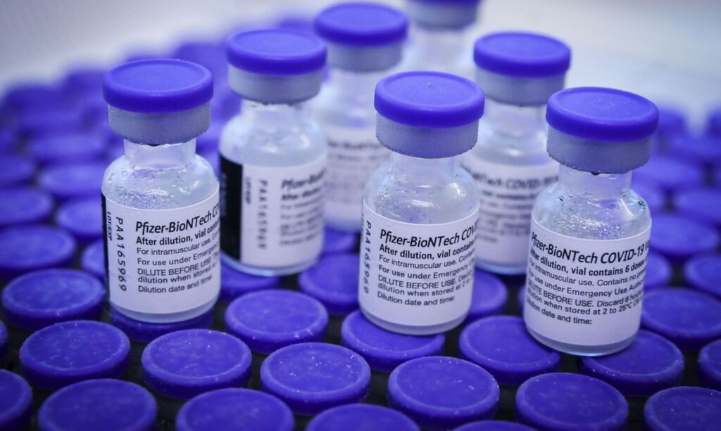 Brasil recebe mais 1,12 milhão de doses de vacina da Pfizer
