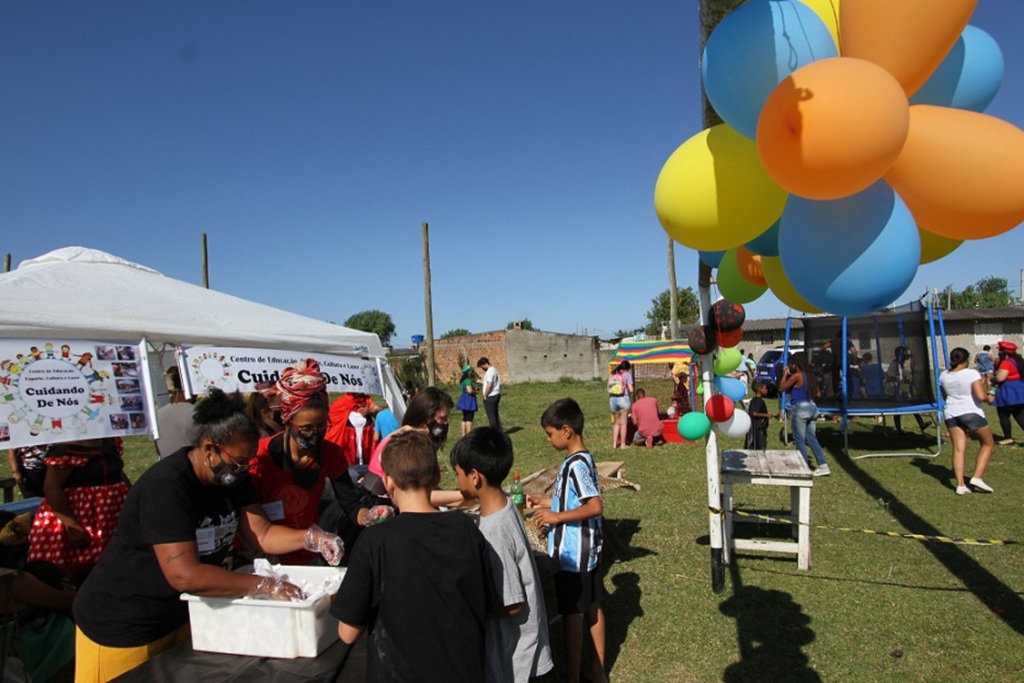 Tarde de alegria para a criançada do Navegantes II