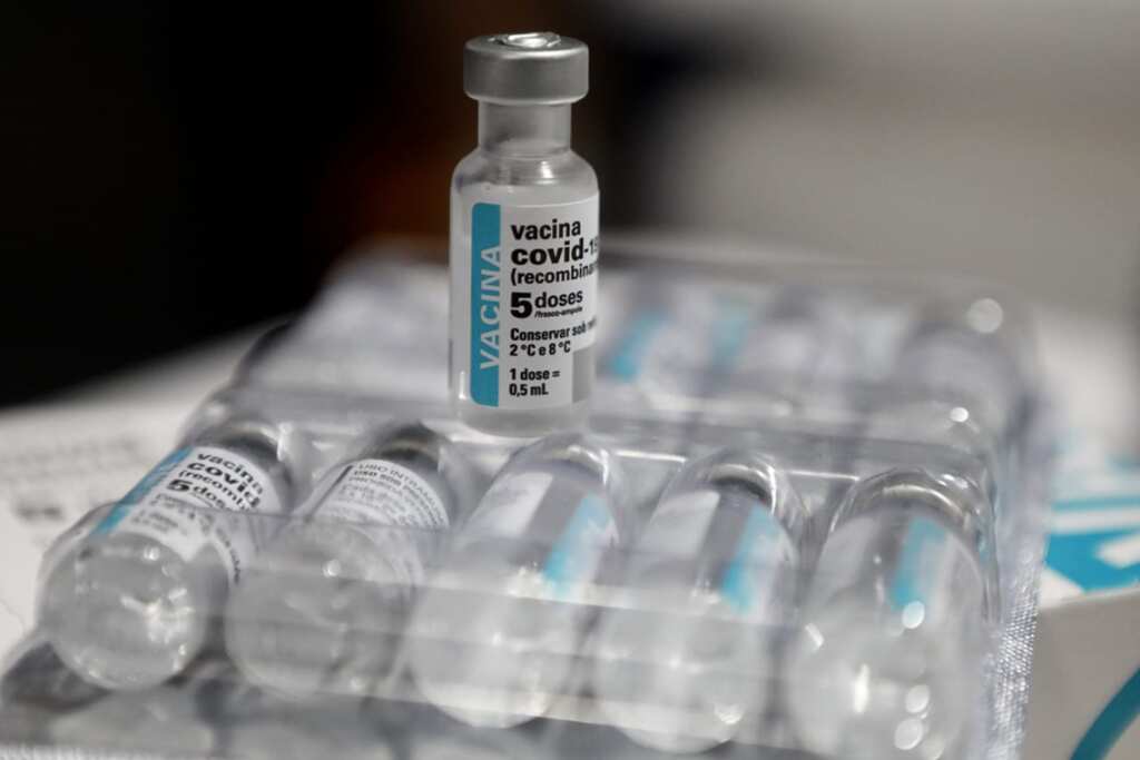 Fiocruz e AstraZeneca assinam acordo para importação de IFA