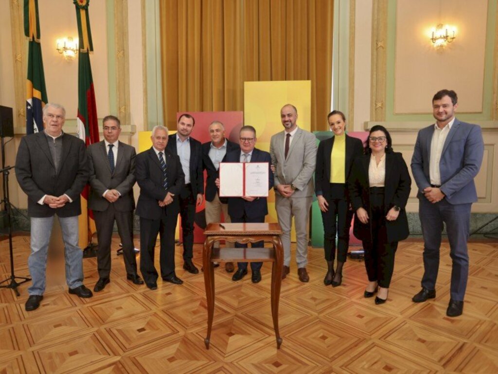 Assinado protocolo de intenções para instalação de usina de etanol em Santiago