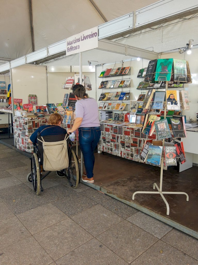 Ascom PMU - A expectativa é que 50 mil pessoas visitem a feira do livro.