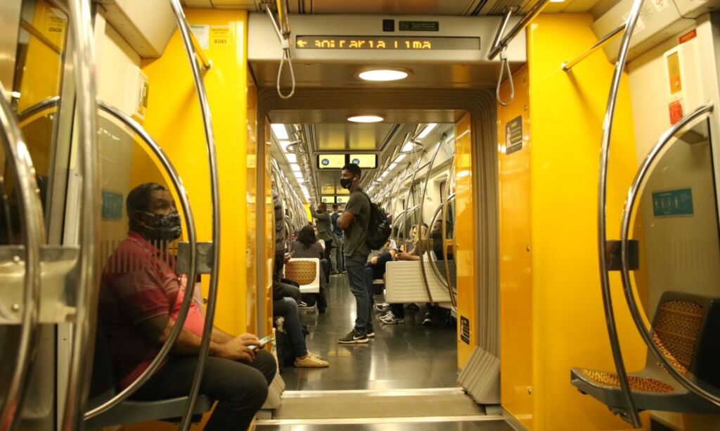 Brasil tem 15,7 mil novos casos e 537 mortes em 24 horas