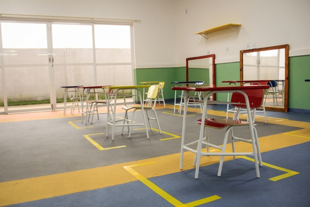 Aulas de 3º a 5º anos retornam de forma híbrida nesta quarta-feira