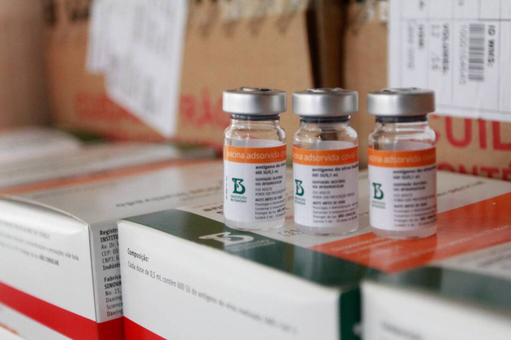 Butantan entrega 10 milhões de doses da vacina contra a covid-19