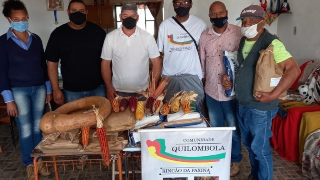 Comunidade do Rincão da Faxina recebe  sementes de milho
