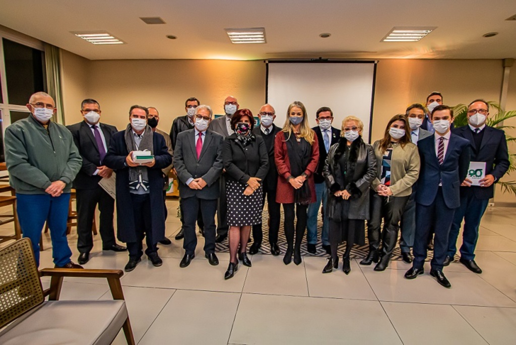 Simers homenageia profissionais de Pelotas que marcaram a história da medicina gaúcha