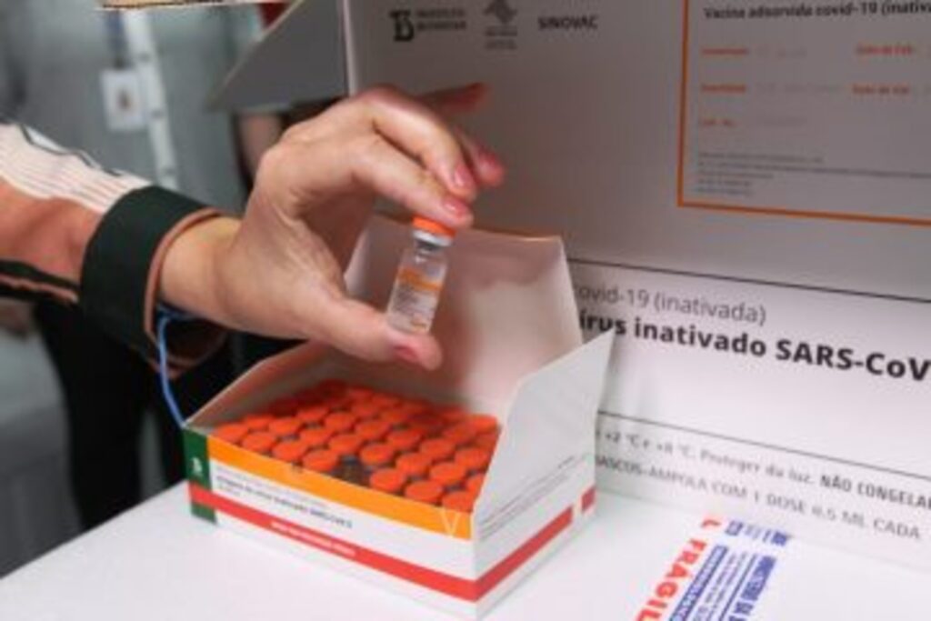 Butantan entrega mais 1 milhão de doses de vacina contra Covid-19