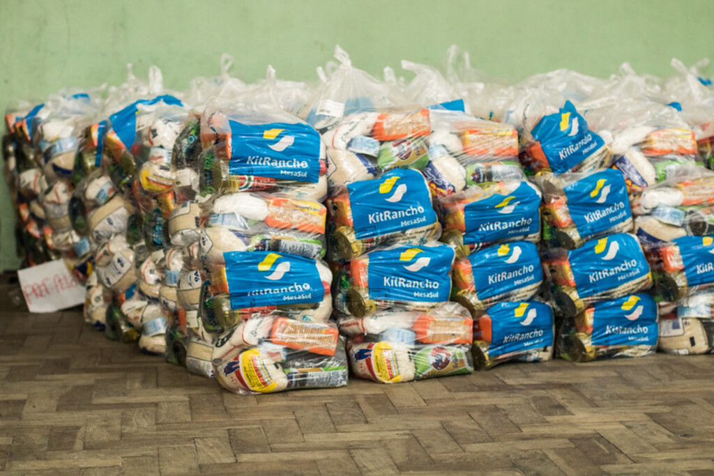 Pelotas distribui 33 mil kits de alimentação aos alunos da rede municipal