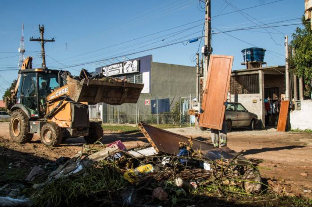 Prefeitura recolhe 900 toneladas de lixo em cinco dias