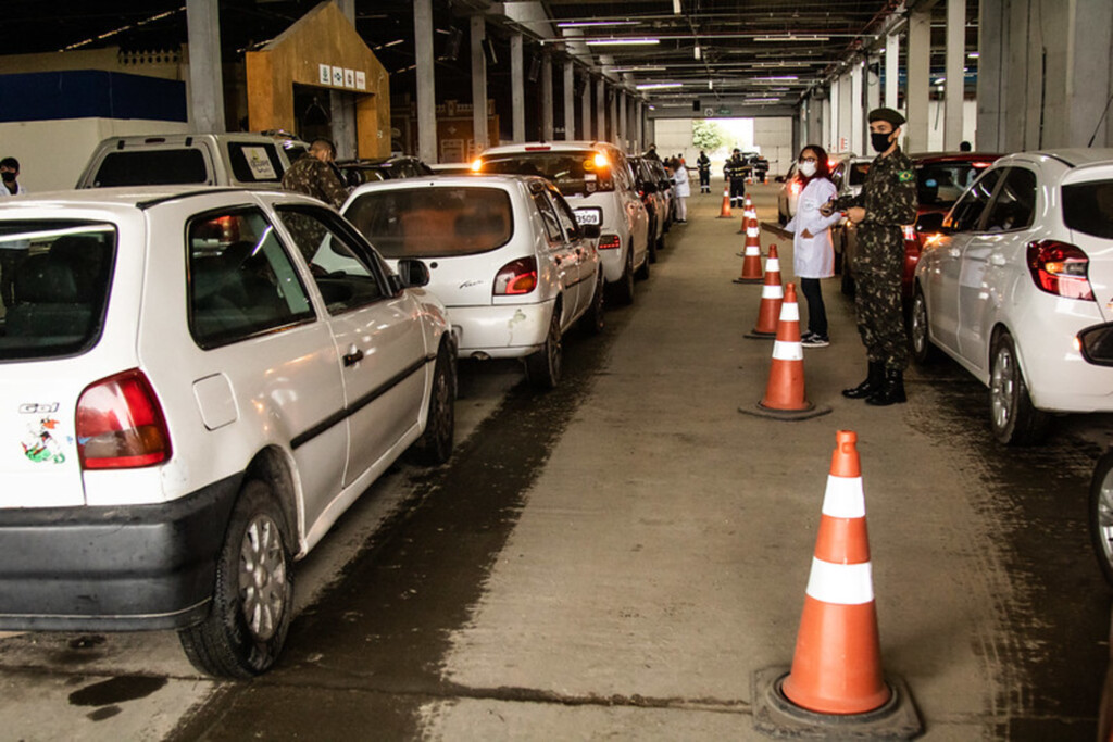 Vacinação contra a Covid-19 chega às pessoas com 50 anos