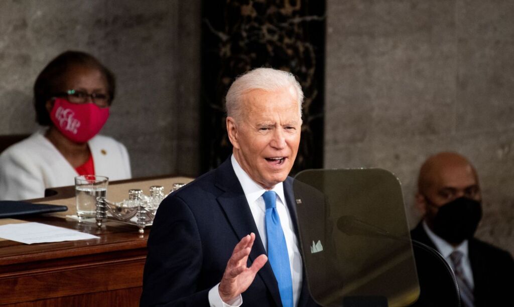 Biden faz apelo por vacinação