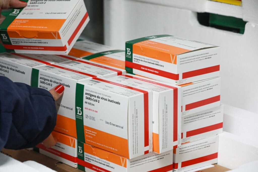 SES distribui doses para municípios completarem vacinação da Coronavac