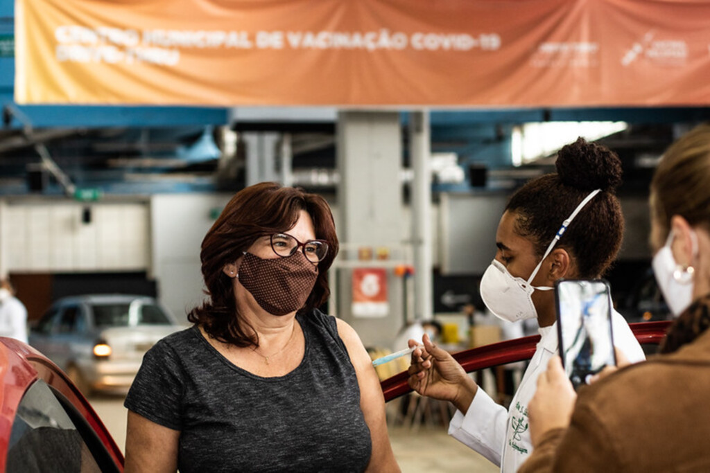 Mais 1.652 pelotenses receberam a 1ª dose da vacina