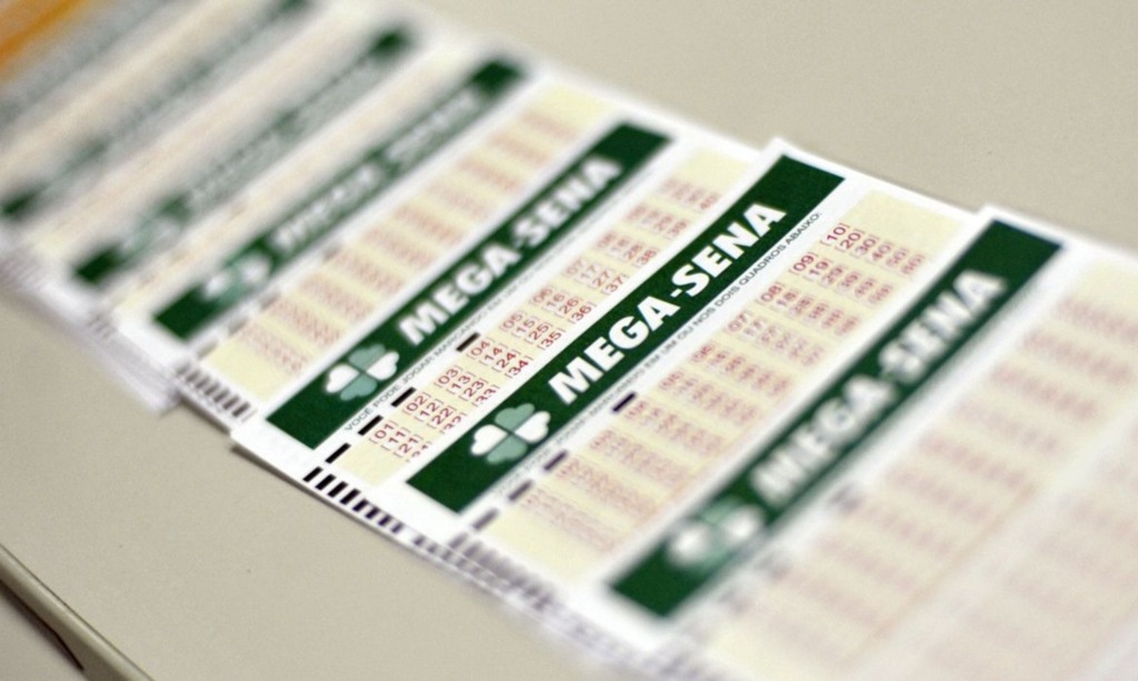 Mega acumulada sorteia R$ 100 milhões neste sábado