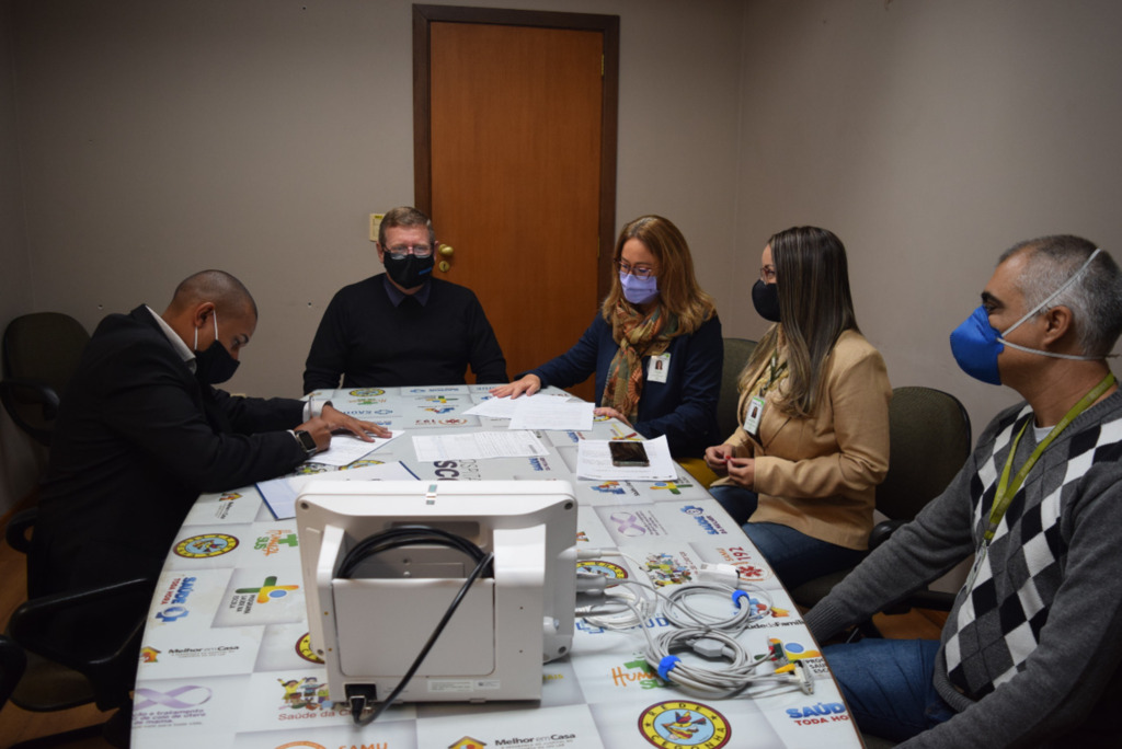 Hospital Escola recebe doação de monitor multiparamétrico do Setcesul