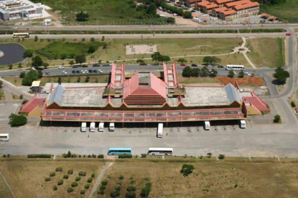 Trevo de acesso dos ônibus à Rodoviária recebe melhorias