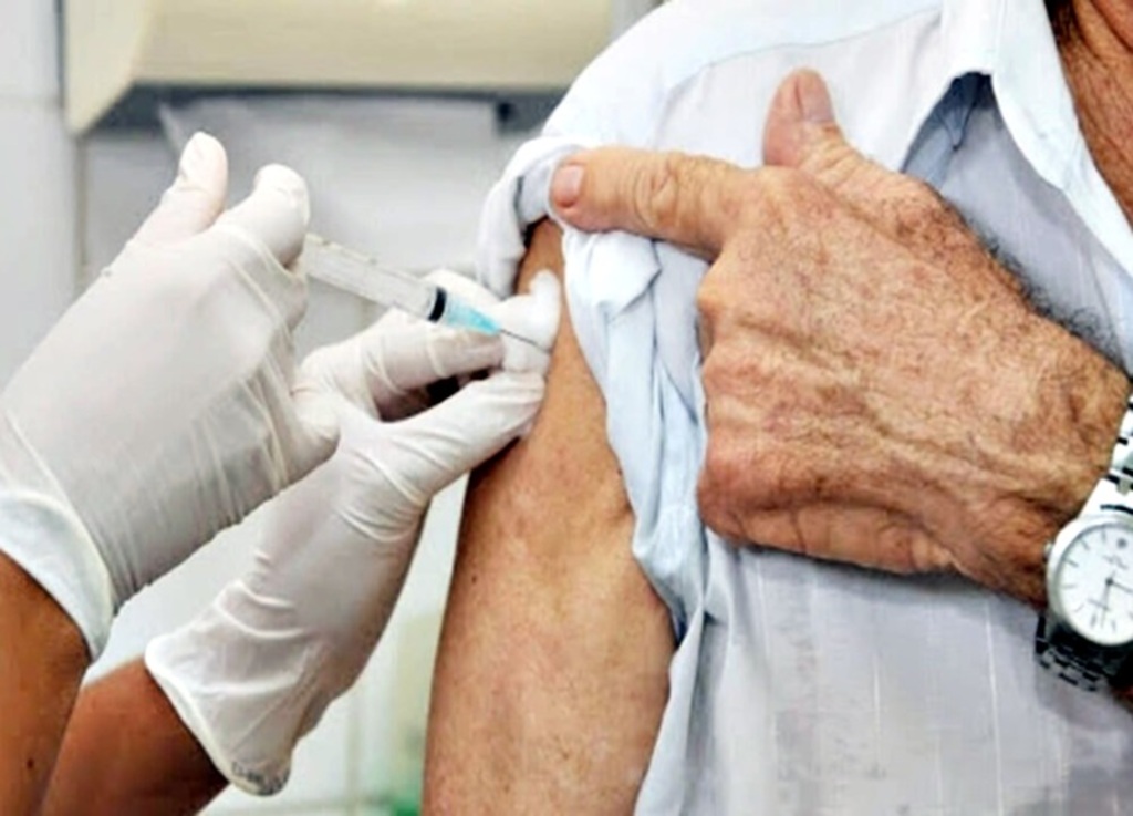 Mais de mil idosos a partir dos 60 anos são vacinados