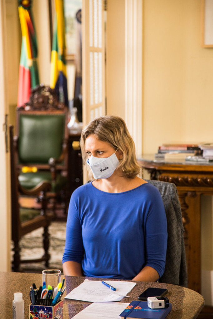 Comércio poderá abrir no sábado