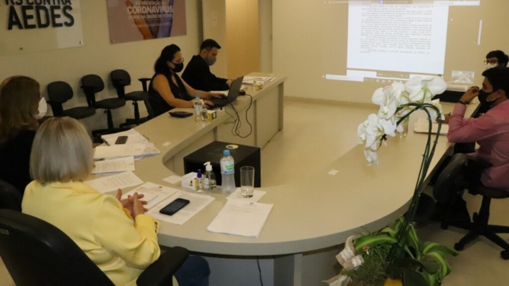 Secretaria da Saúde distribui vacinas para imunizar idosos de 67 anos ou mais
