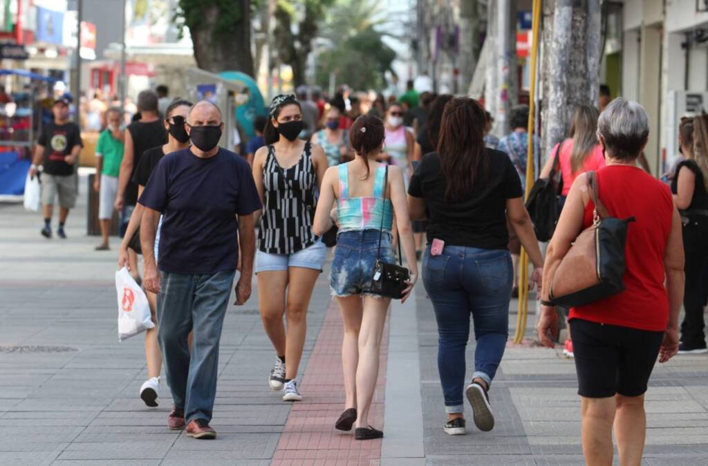 Novo decreto para tentar frear o coronavírus