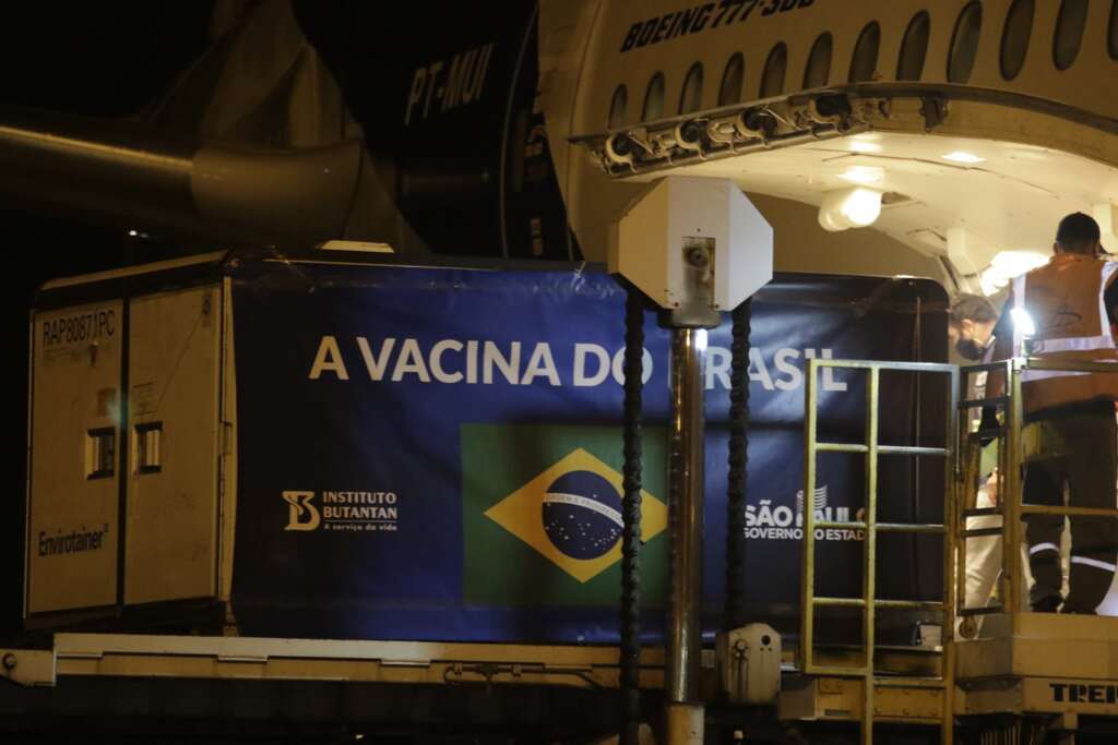 Anvisa retira obrigação de fase 3 no Brasil para autorizar vacina