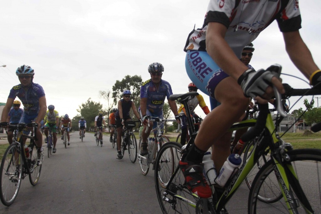 Ciclofaixa para acesso ao Laranjal é revitalizada