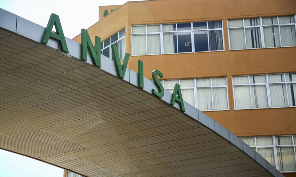 Anvisa se reúne domingo para definir autorização emergencial