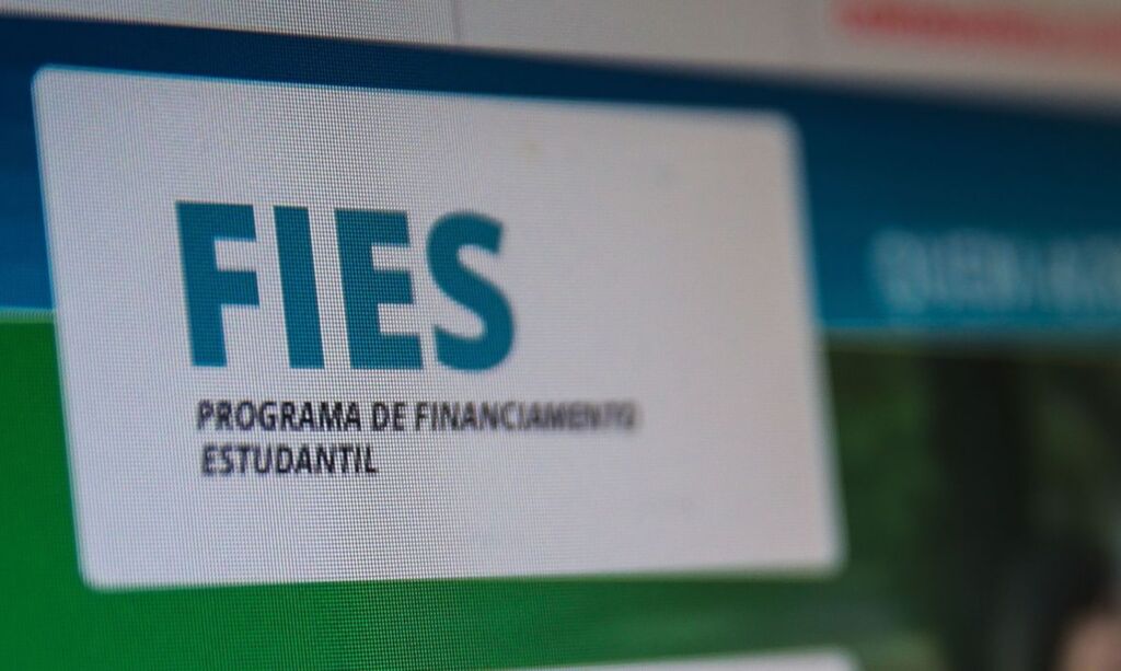 Fies oferecerá 93 mil vagas em 2021