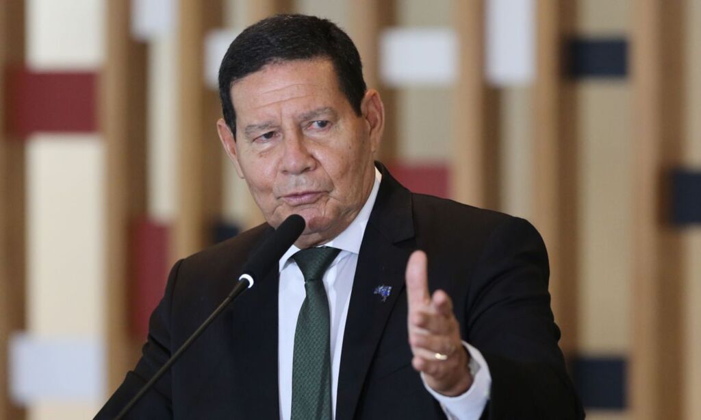 Mourão pede união e otimismo para 2021