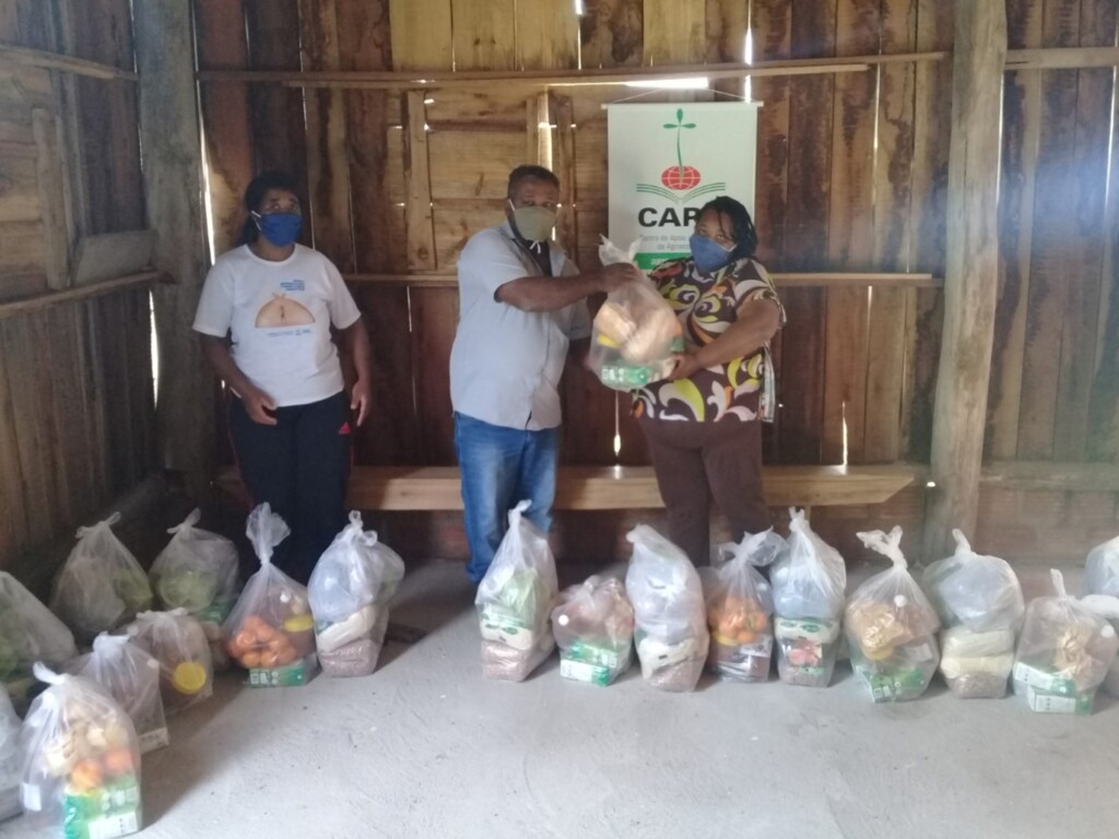 Quilombolas são contemplados com alimentos