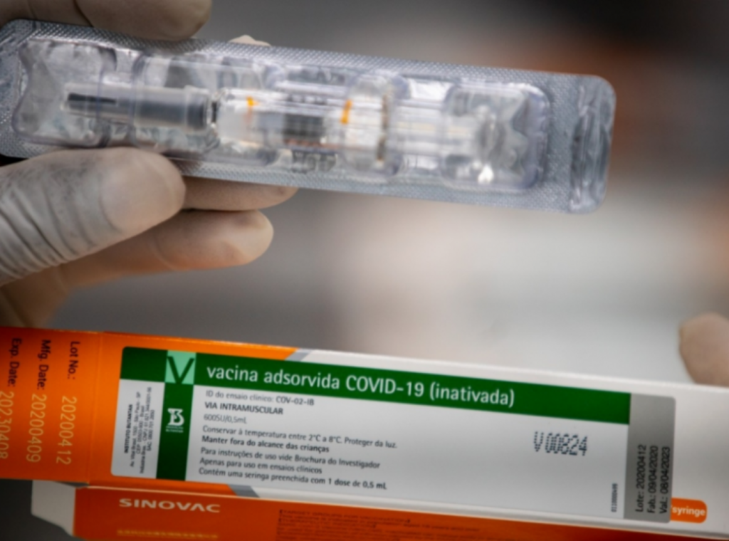 Anvisa autoriza importação de matéria-prima para vacina