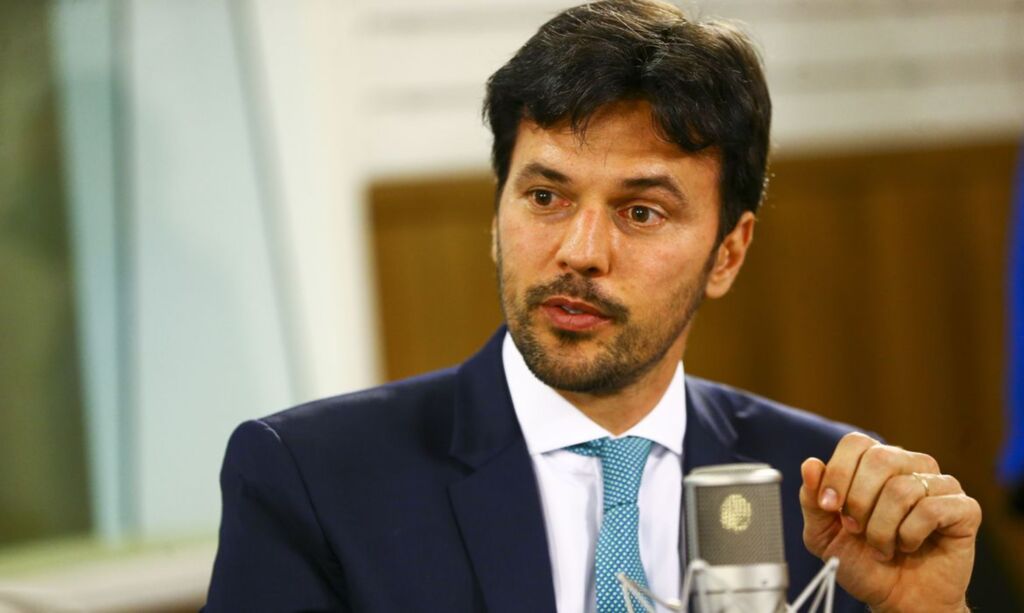 Ministério entrega projeto de privatização dos Correios