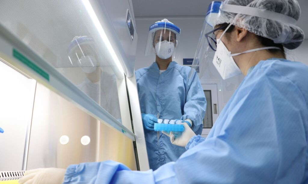 Covid-19 pode causar danos cerebrais, diz estudo