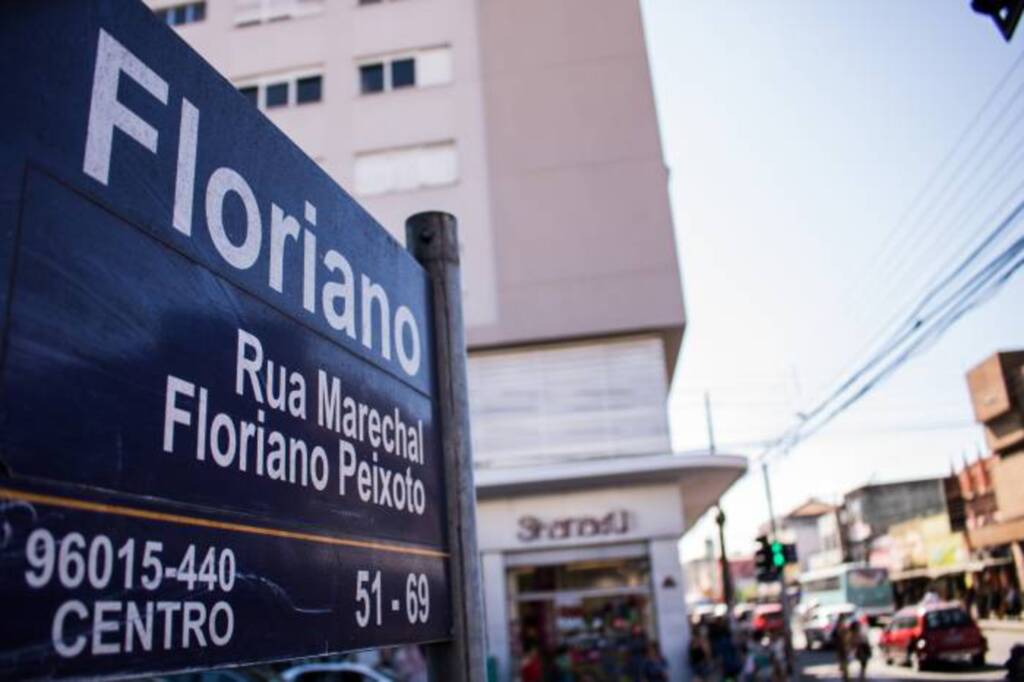 Trânsito na Floriano ficará em meia pista no sábado